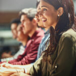 Menggunakan Suara untuk Suasana Ringan